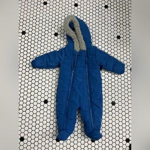 Babies r us vintage snowsuit size 3-6 months